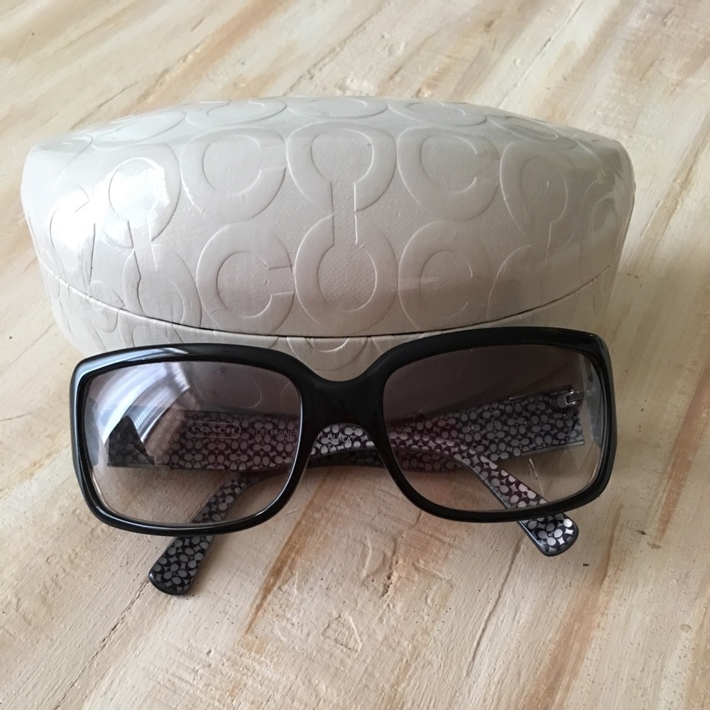 Black Coach sunglasses with case Delphine (S443)